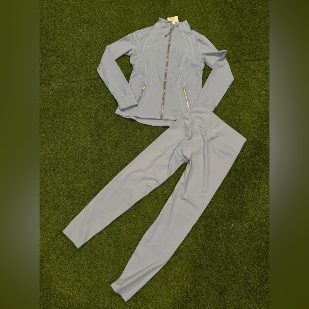 Lululemon set size 8. Light Blue